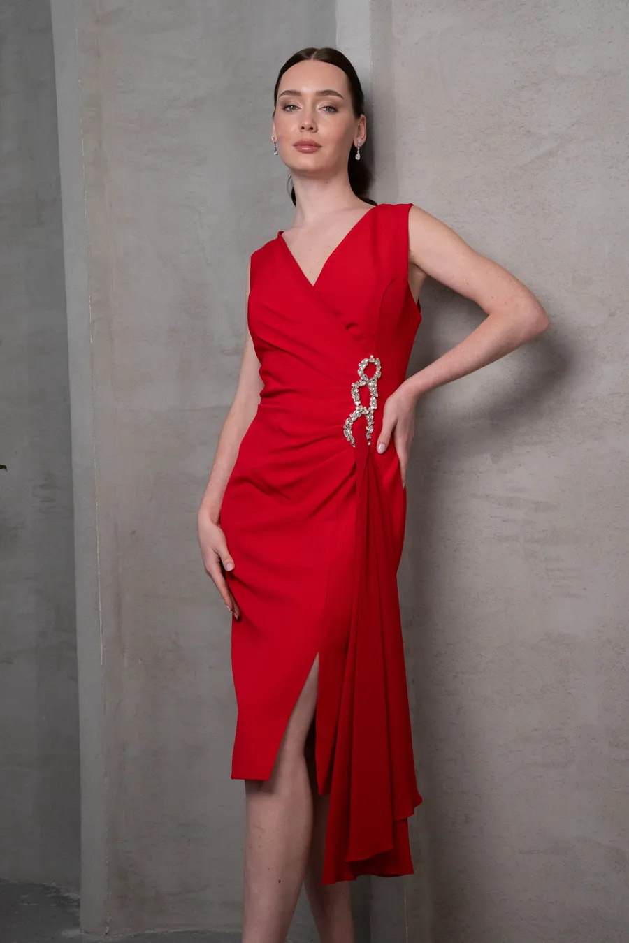 Gri Taş Detaylı Kırmızı Elbise