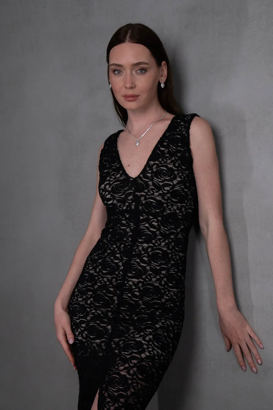 Dantel İşlemeli Uzun Elbise