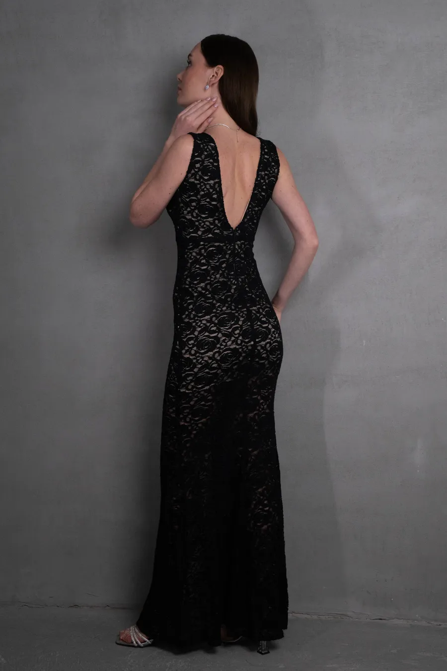 Dantel İşlemeli Uzun Elbise