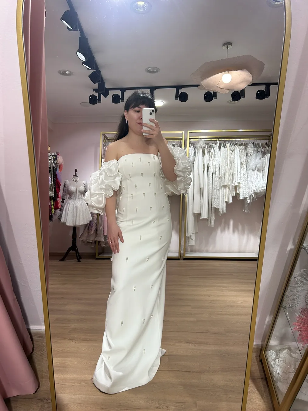 Balon Kol Detaylı İncili Beyaz Elbise